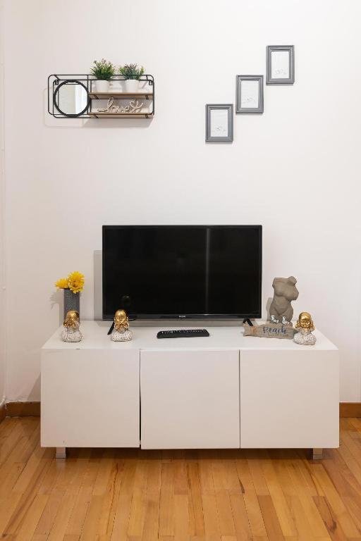 Light-2 Lovely Apartment In Tirana Exterior photo